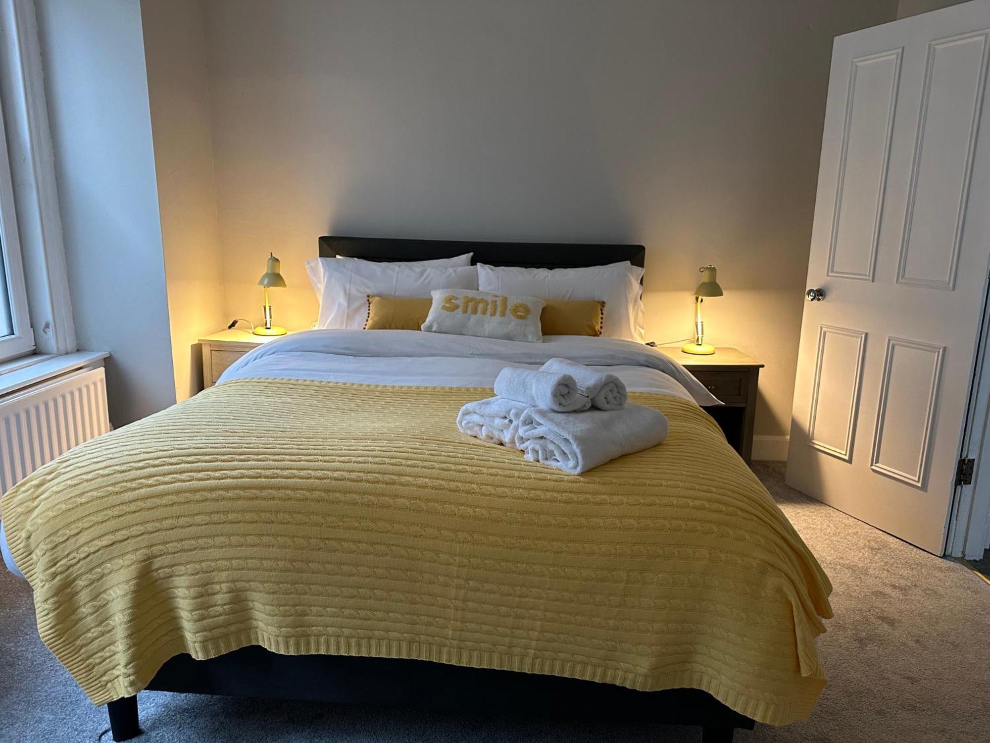 Two Bed Apartment EDI Exteriér fotografie